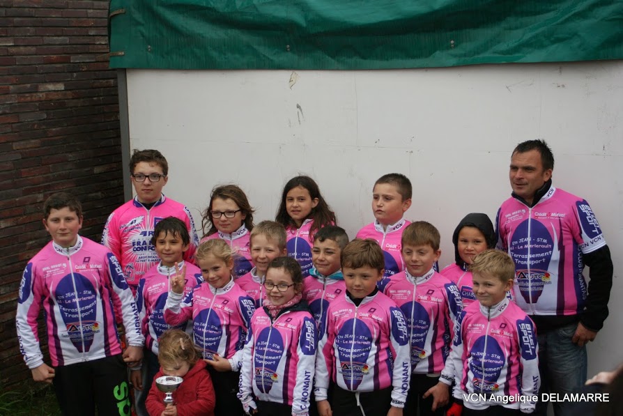 Pour la première fois le vélo club de la Ferté Macé organisait le Jeudi 8 Mai le trophée départemental des écoles. On s est presentait avec une quinzaine de jeunes...